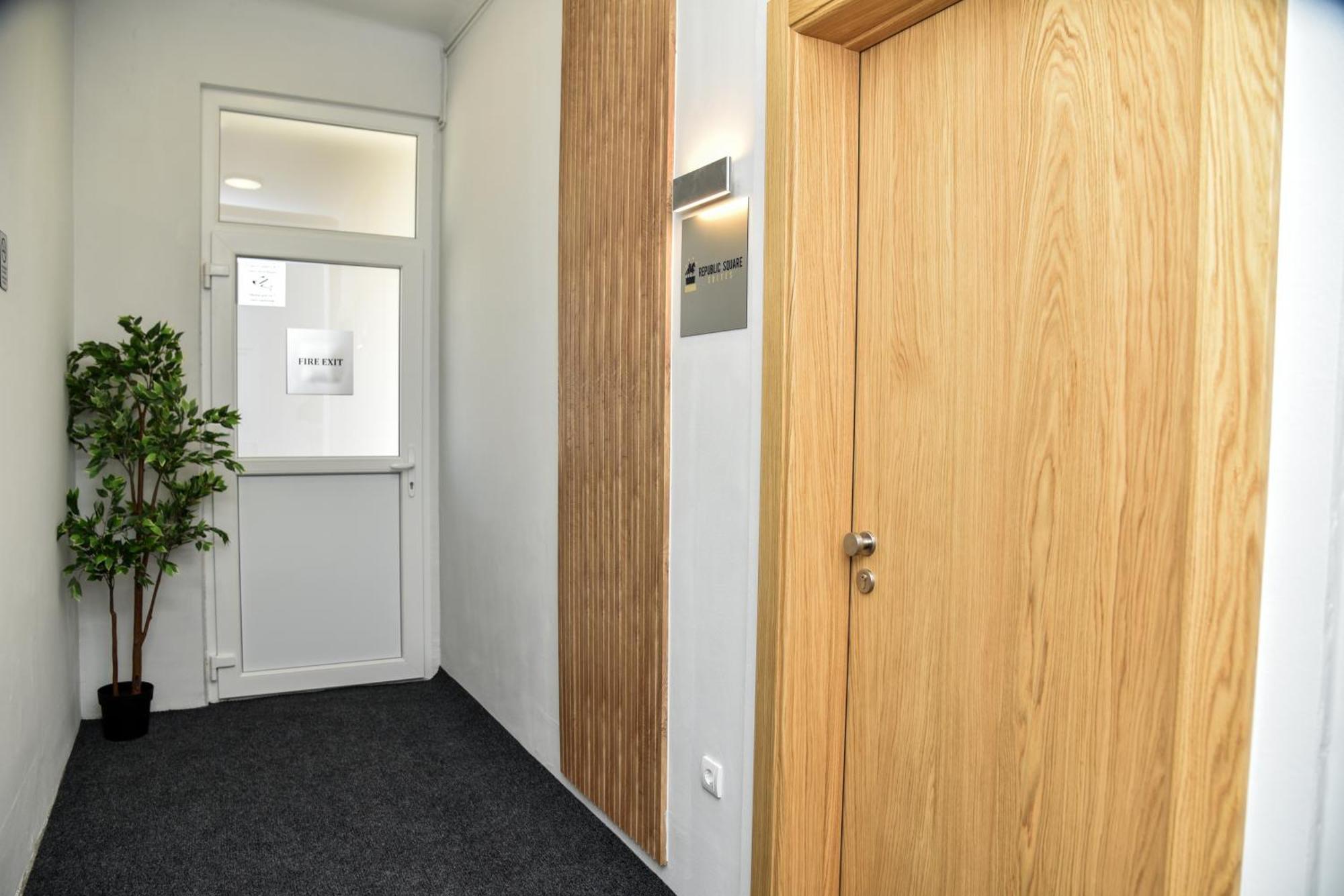 Republic Square Luxury Suites Beograd Bagian luar foto